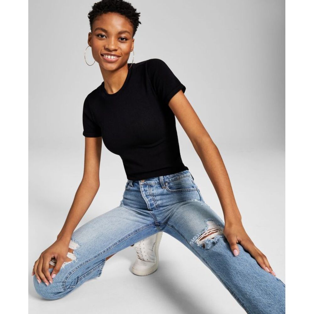 And Now This Women's Seamless Short-Sleeve Crewneck Top